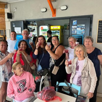 Cvičení u moře s fyzioterapeutkou